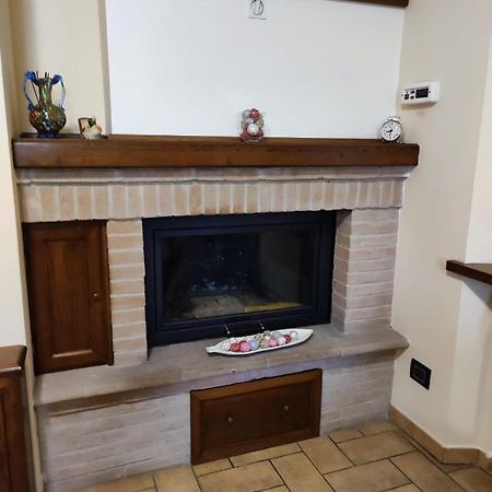 Montemartano Apartment Spoleto Bagian luar foto
